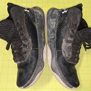 UNDER ARMOUR Men's Athletic Sneaks Shoes Size 9.5